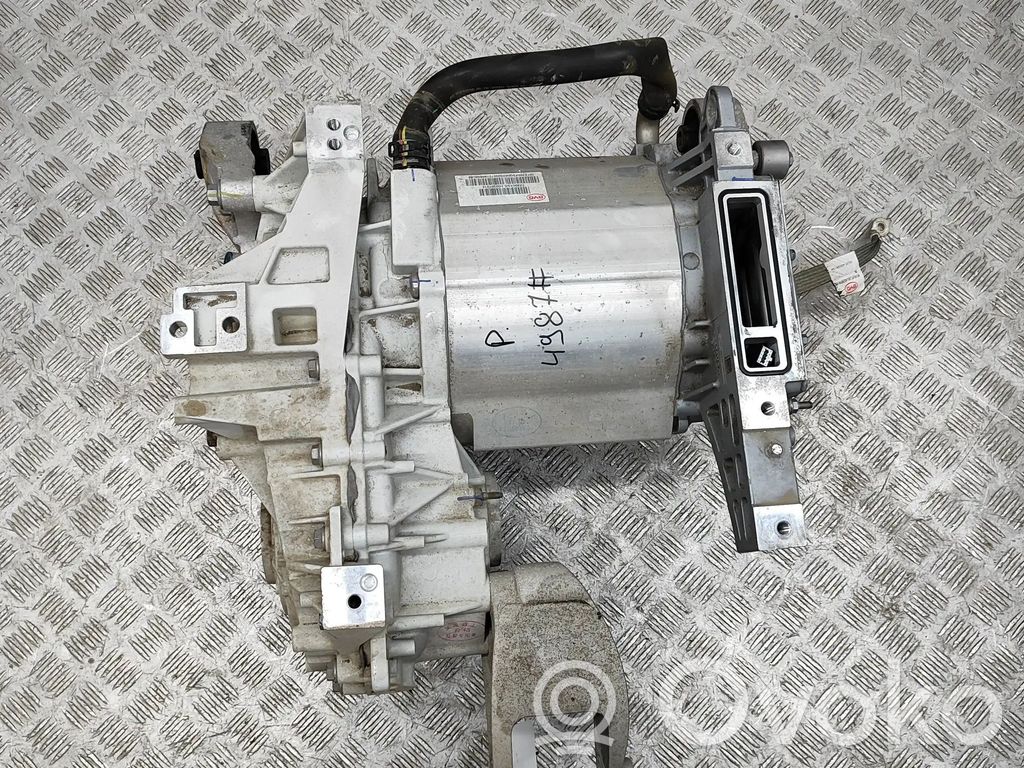 Dzinējs   2104010B