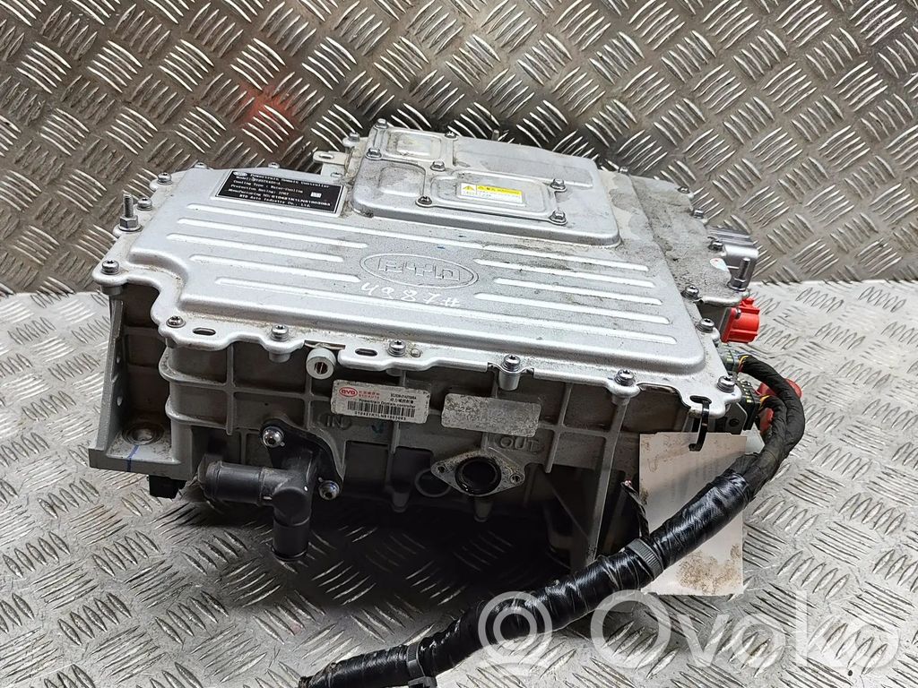Inversor/convertidor de voltaje   SC2EM2142700BA