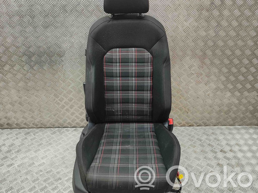 Volkswagen Golf VII Fotel przedni pasażera 