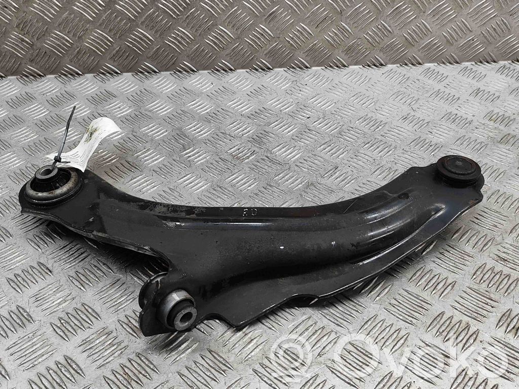 Renault Clio IV Dolny wahacz przedni 