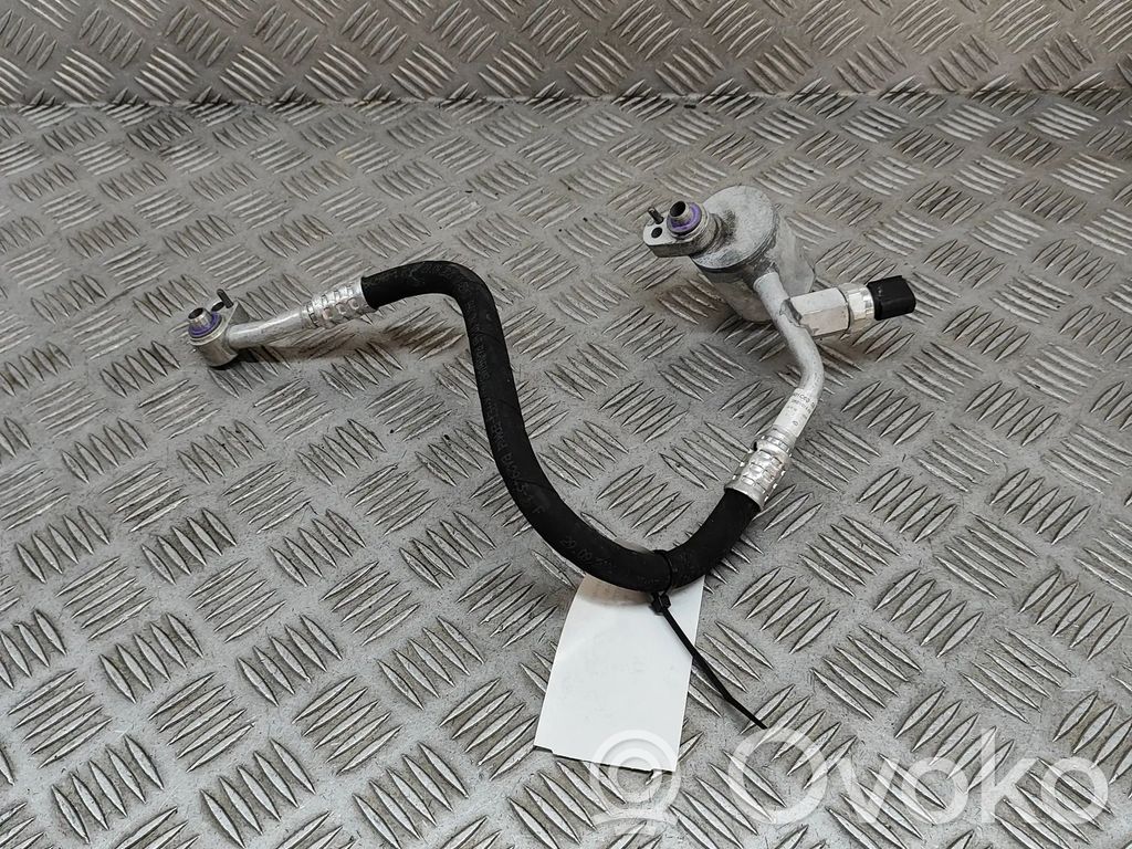 BMW iX Ilmastointilaitteen putki (A/C) 