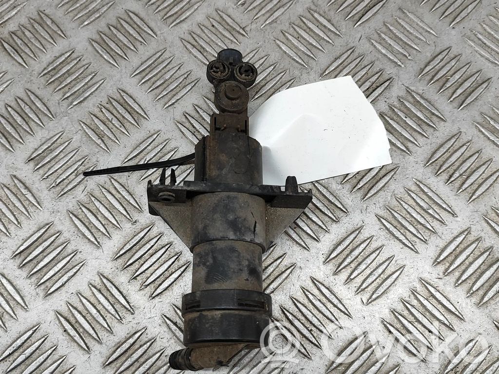 Dysza spryskiwacza lampy przedniej   15177280