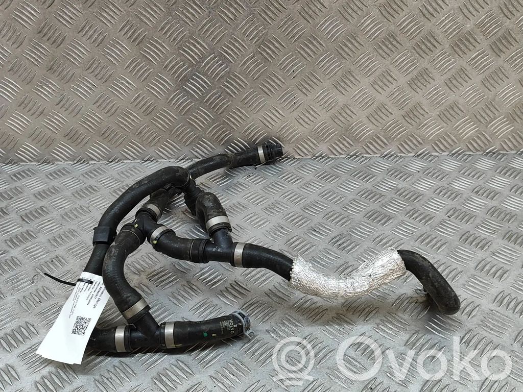 Polestar 2 Engine coolant pipe/hose 