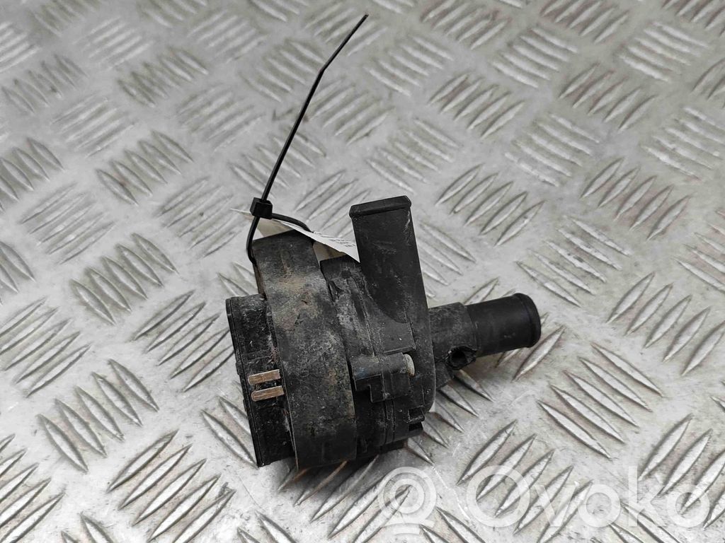 Mercedes-Benz E C207 W207 Pompe à eau de liquide de refroidissement