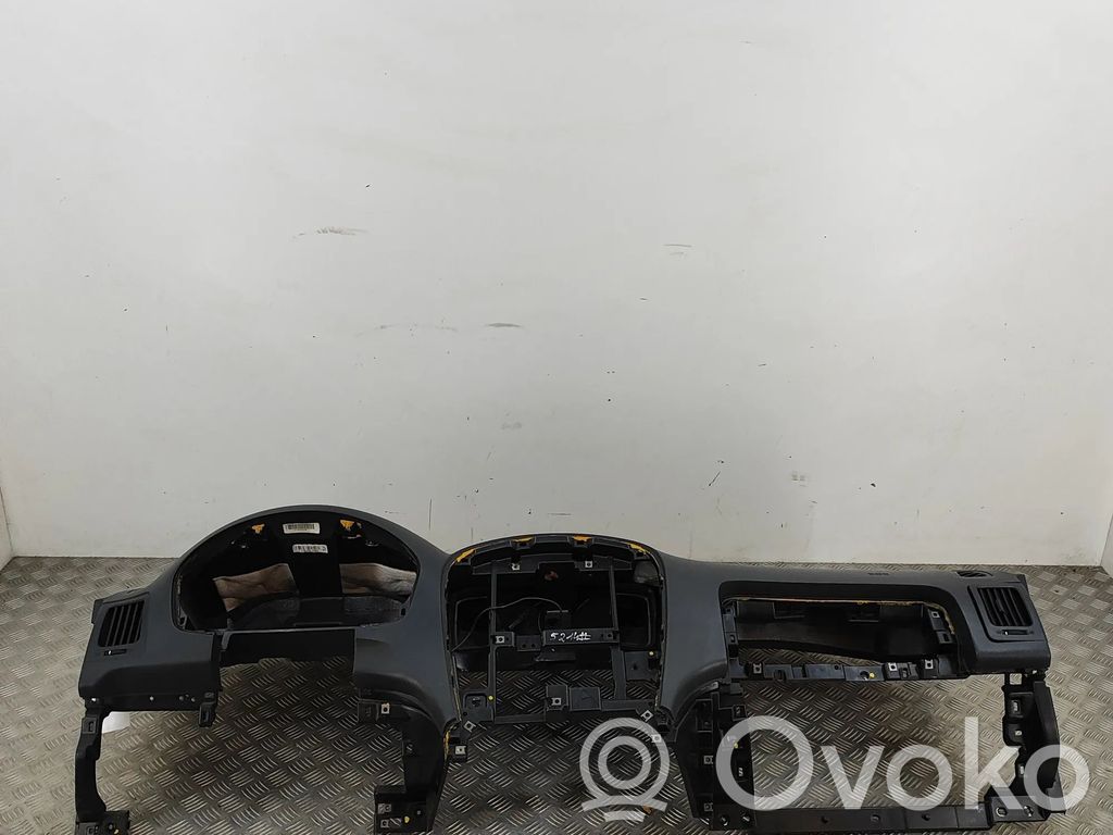 Hyundai H-1, Starex, Satellite Bord 
