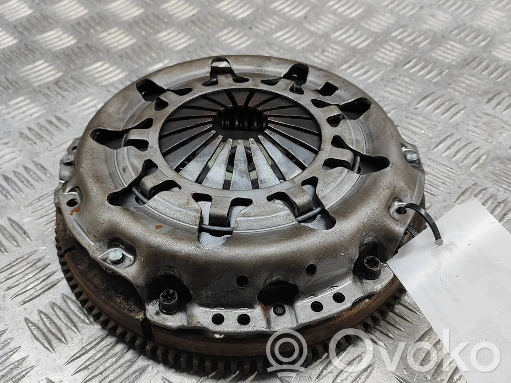 Fiat 500L Sankabos komplektas 