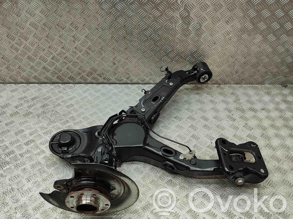 Opel Vivaro Cubo de rueda trasera 
