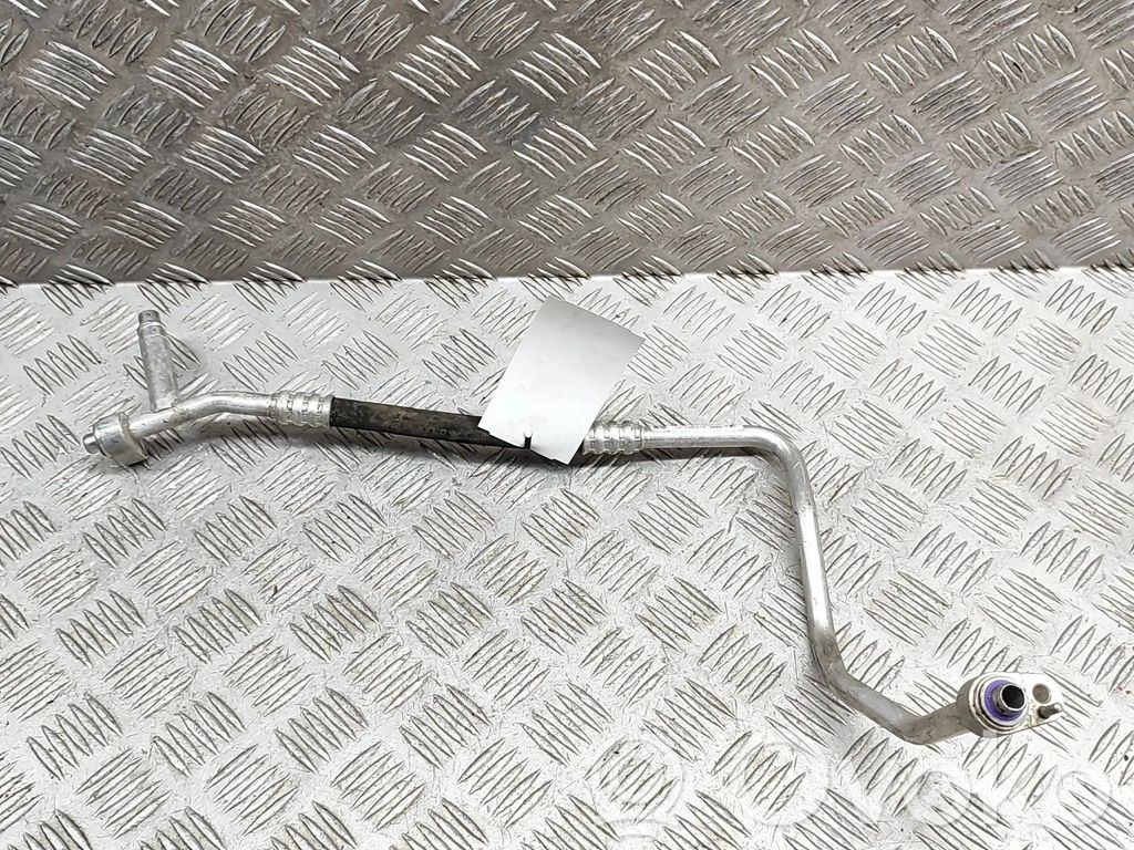 Ilmastointilaitteen putki (A/C)   9335483