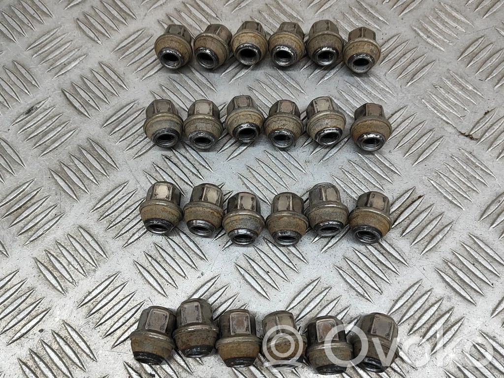 Ford Ranger Tuercas/tornillos 