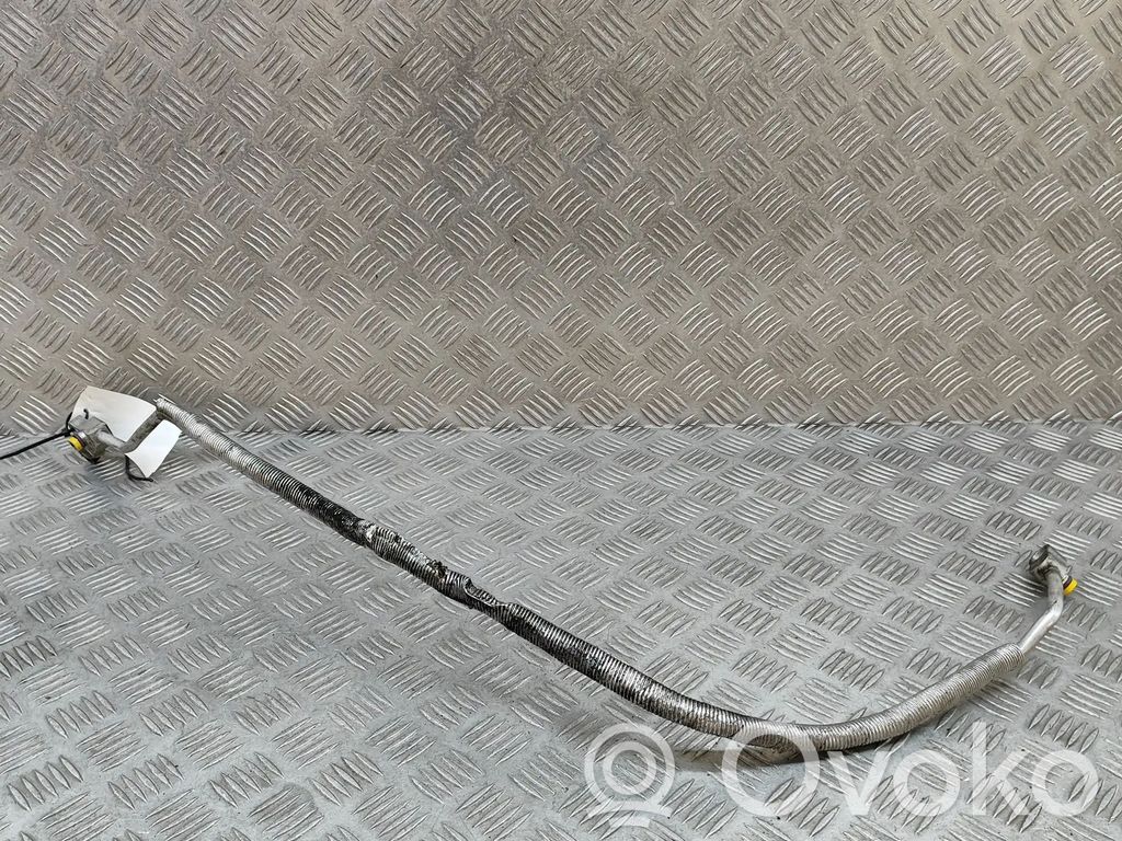 Ilmastointilaitteen putki (A/C)   6908908