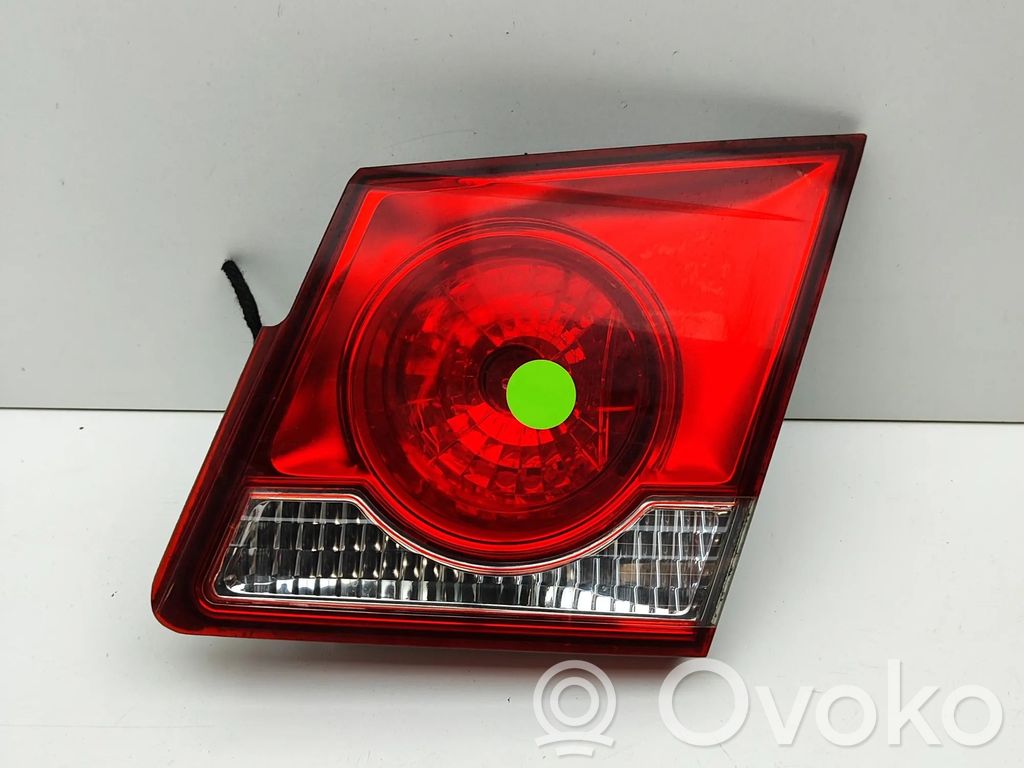 Chevrolet Cruze Lampy tylnej klapy bagażnika