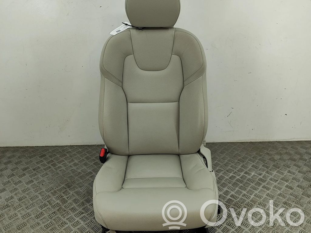 Volvo XC60 Kuljettajan istuin 