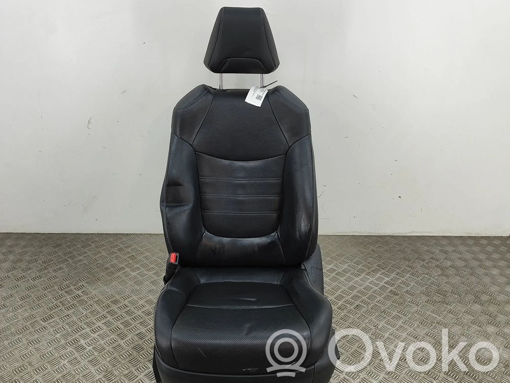 Toyota RAV 4 (XA50) Kuljettajan istuin