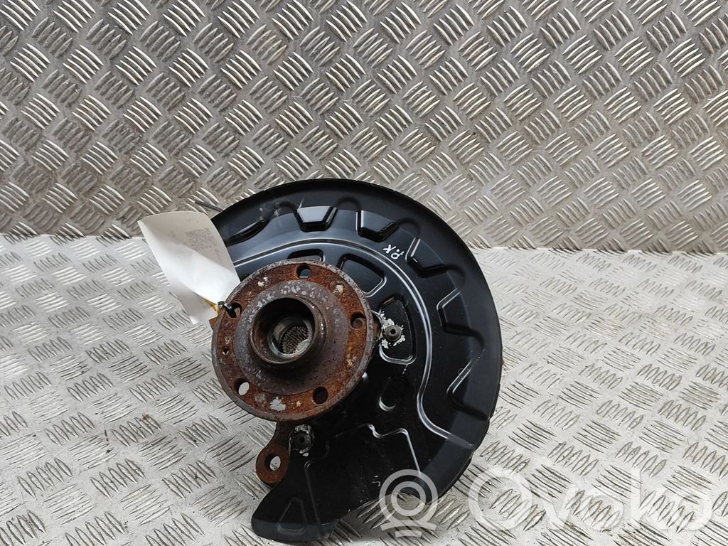 Volkswagen Golf VII Cubo de rueda delantera 