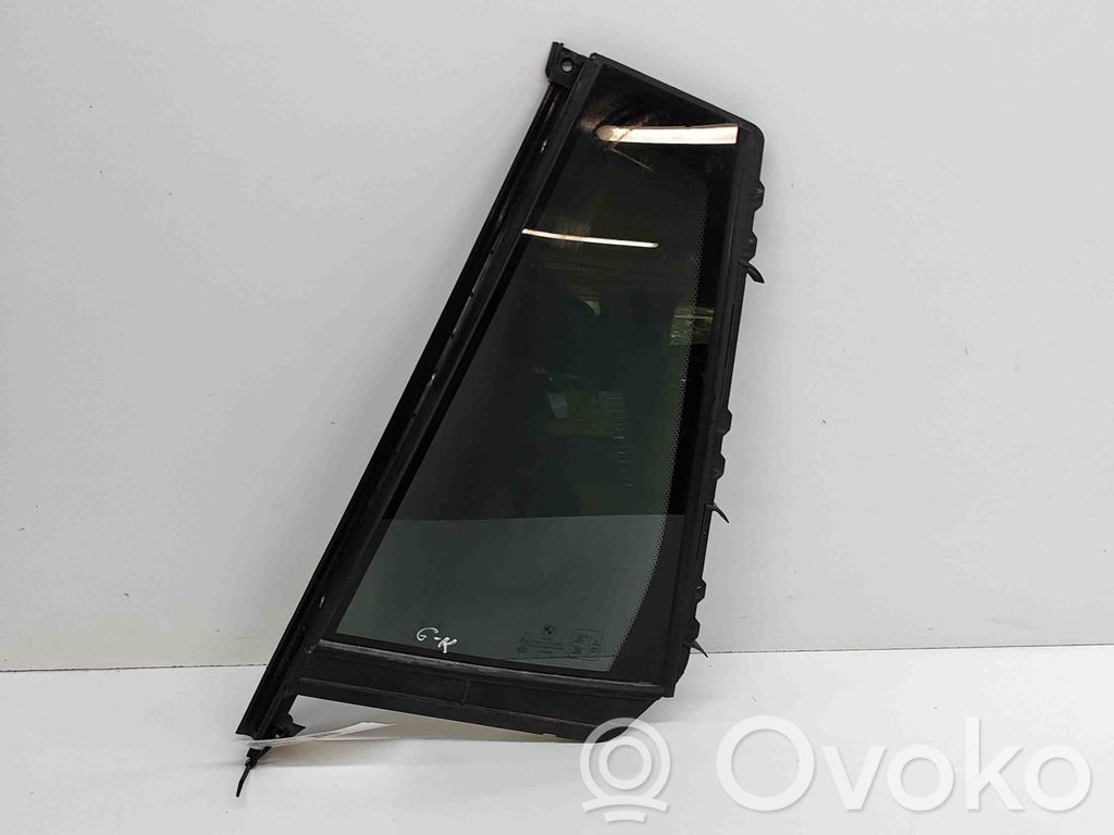 Ventanilla de ventilación de la puerta trasera   7410055
