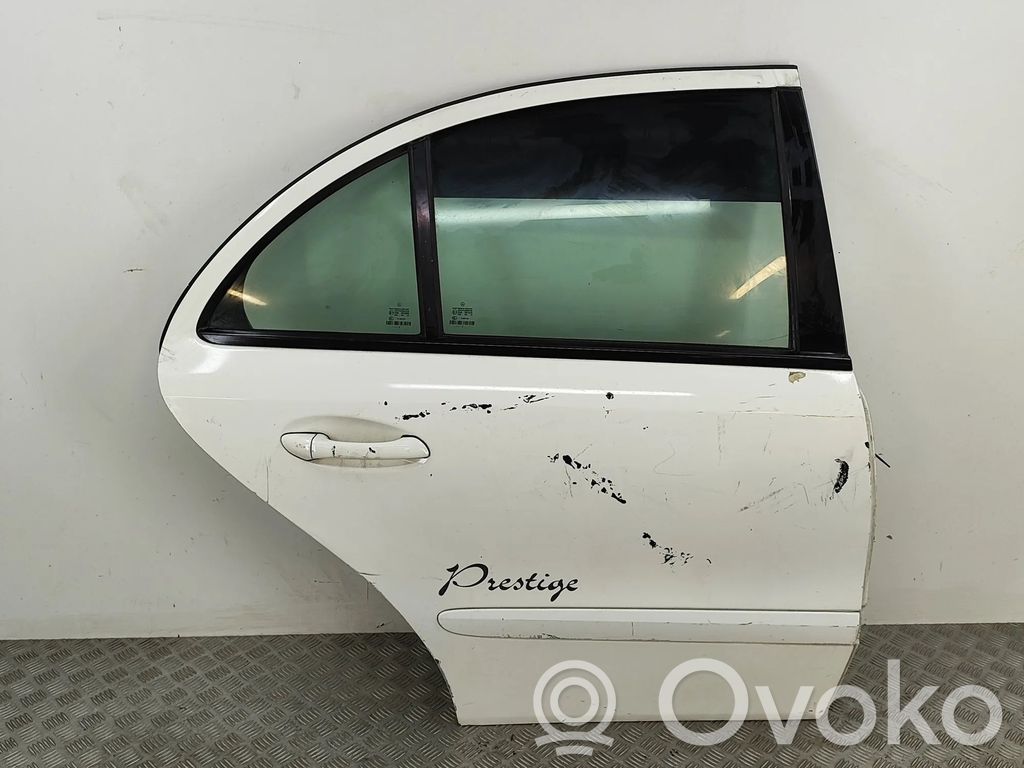 Mercedes-Benz E W211 Puerta trasera 