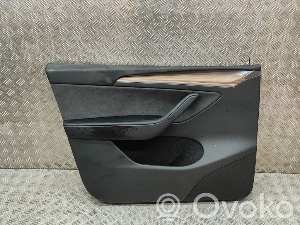 Tesla Model Y Revestimiento de puerta delantera 