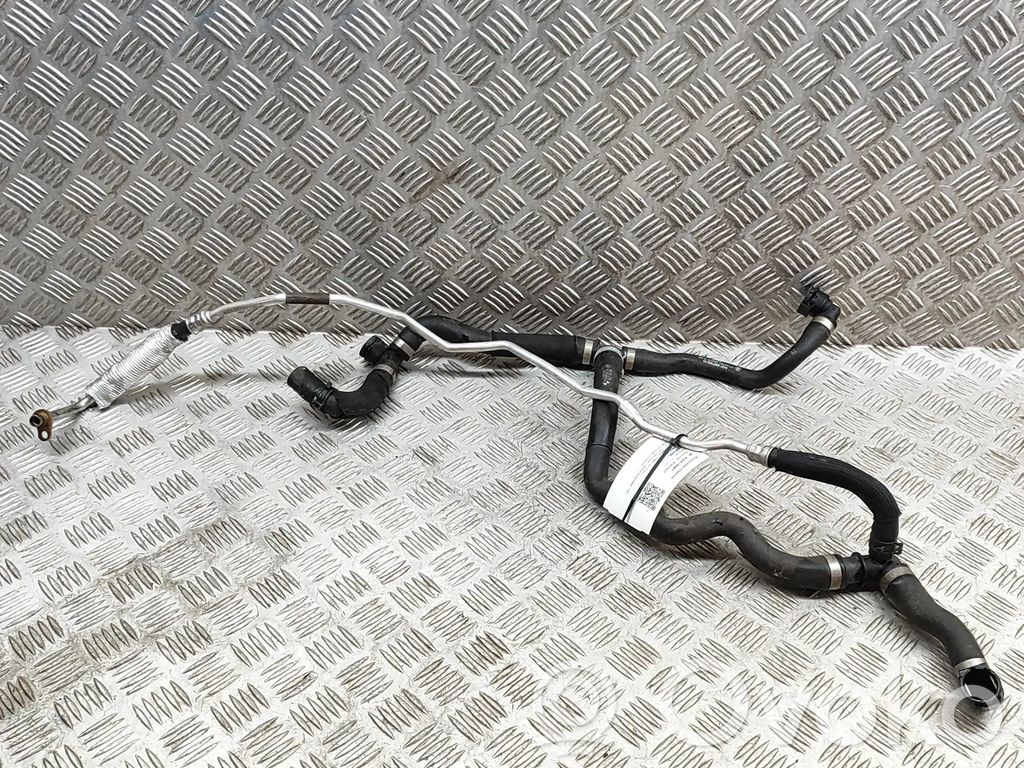 BMW X2 F39 Tubo flessibile del liquido di raffreddamento del motore 