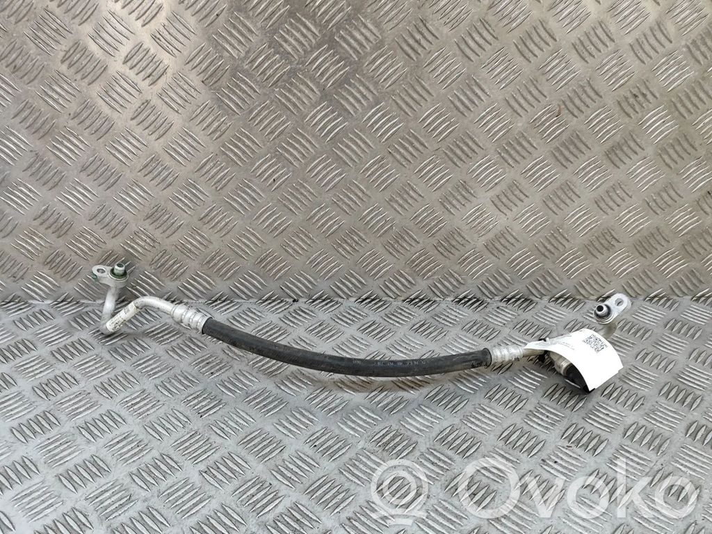 Ilmastointilaitteen putki (A/C)   109215800F