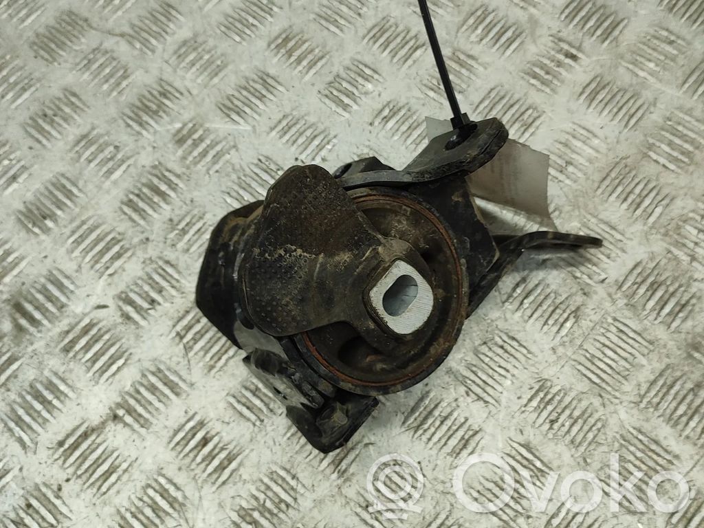 Engine mount bracket   KDRB39070