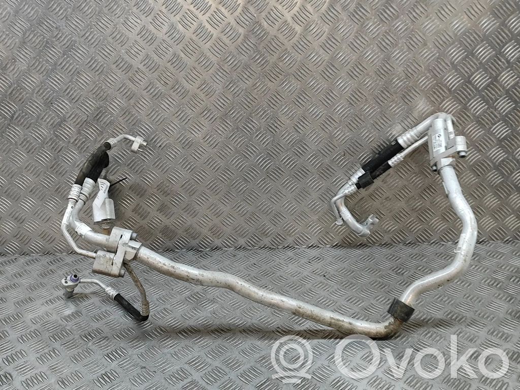 BMW iX Conductă/furtun aer condiționat (A/C) 