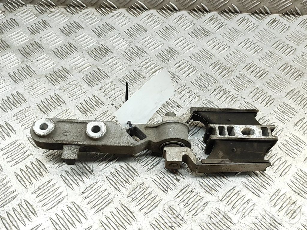 Engine mount bracket   31359890,31430509