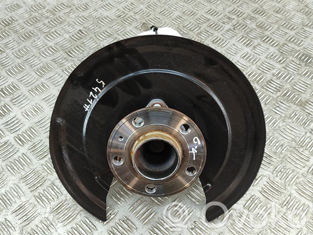 Volvo XC40 Cubo de rueda trasera 