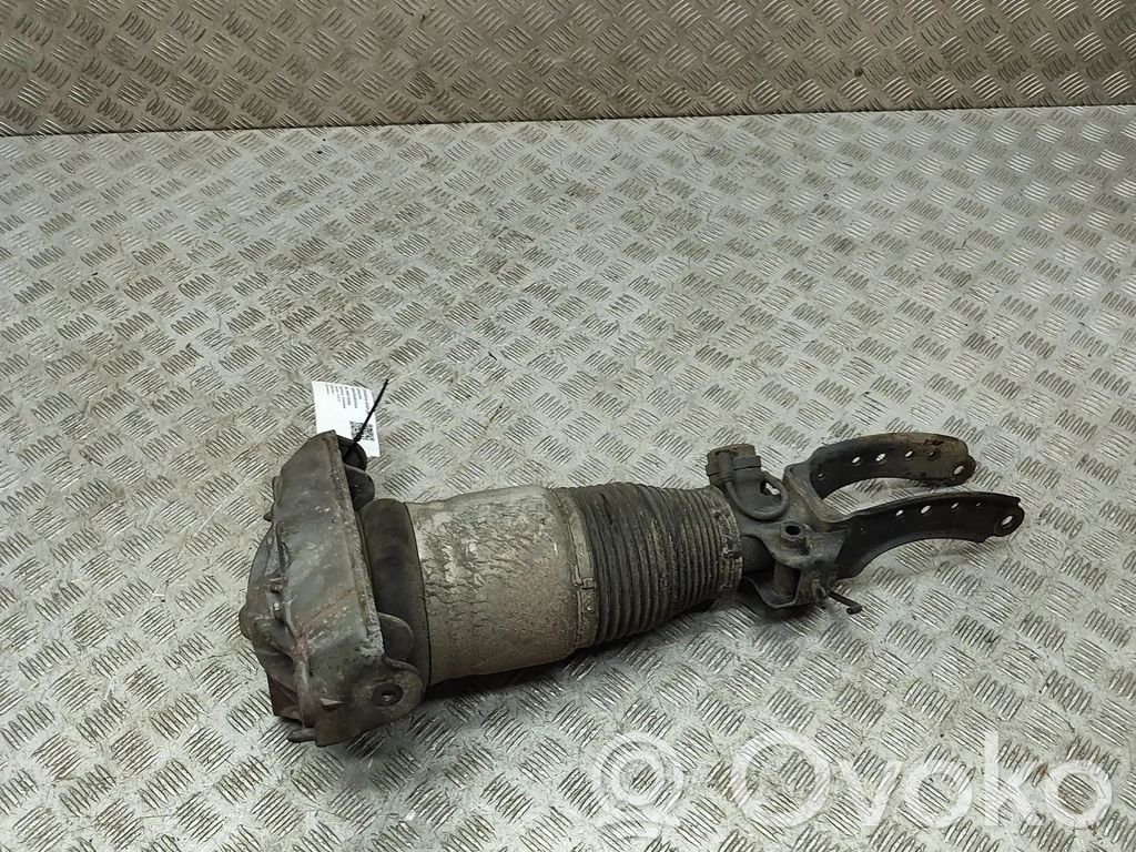 Audi Q7 4L Przedni amortyzator zawieszenia pneumatycznego 