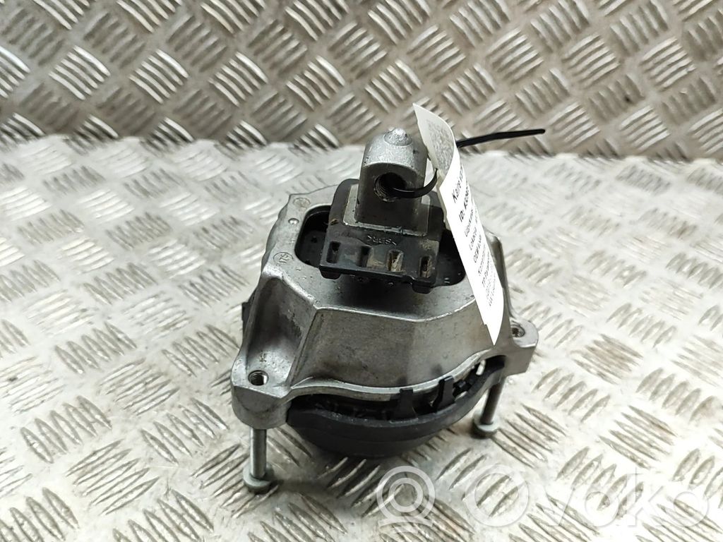 BMW X7 G07 Engine mount bracket 