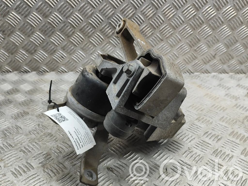 Land Rover Freelander Engine mount bracket 