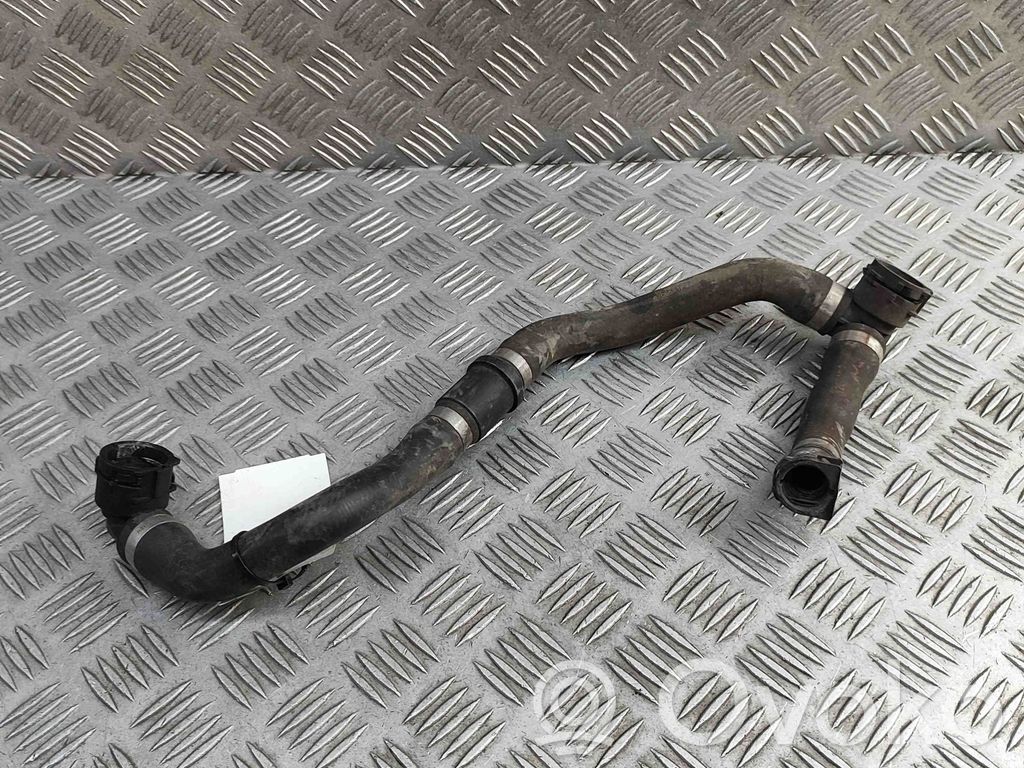 Mercedes-Benz E W213 Tubo flessibile del liquido di raffreddamento del motore 