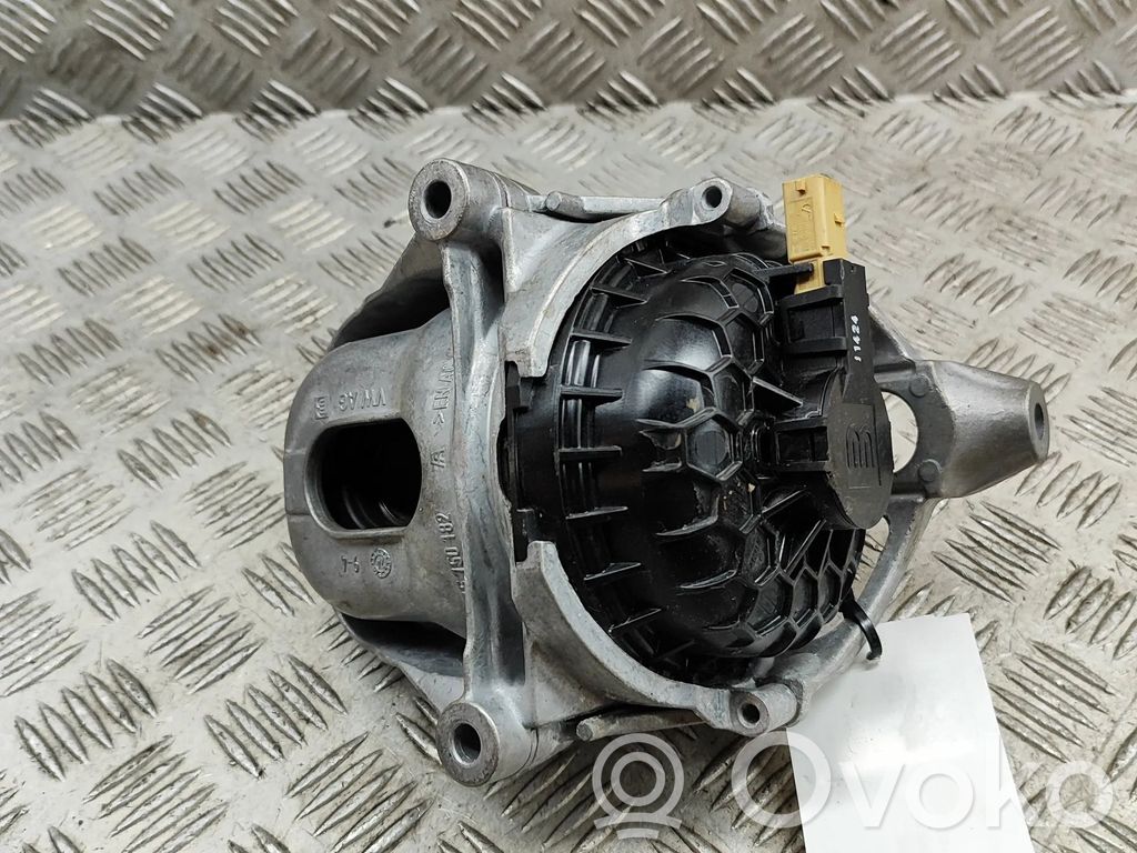 Engine mount bracket   4M0199372GJ