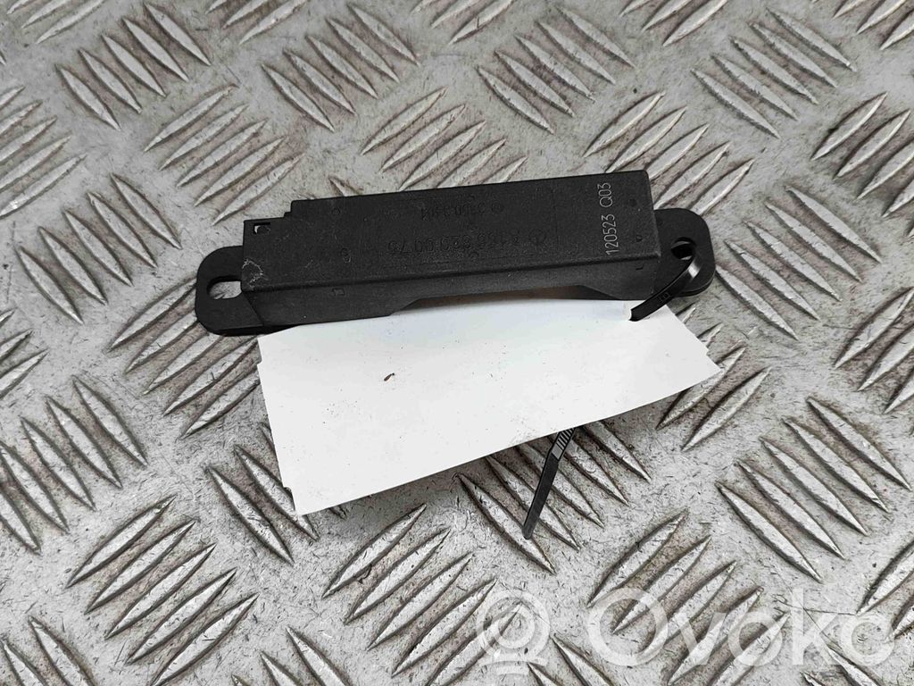Antenne des Keyless-Systems   A1668200075