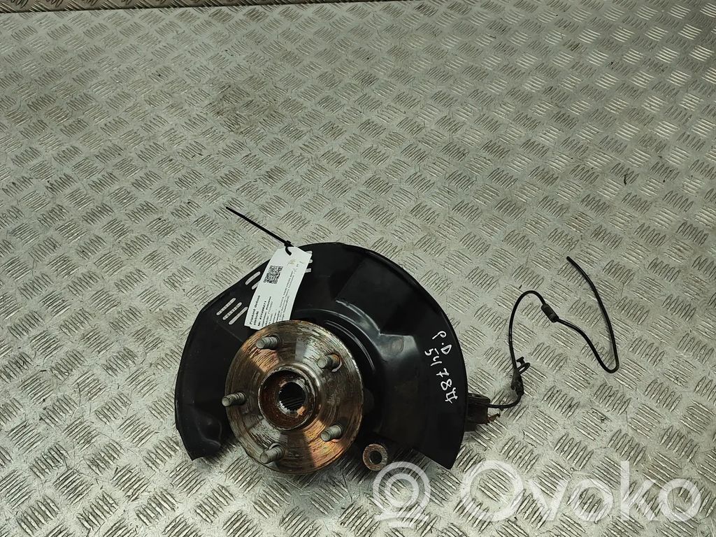 Toyota Yaris Cross Cubo de rueda delantera