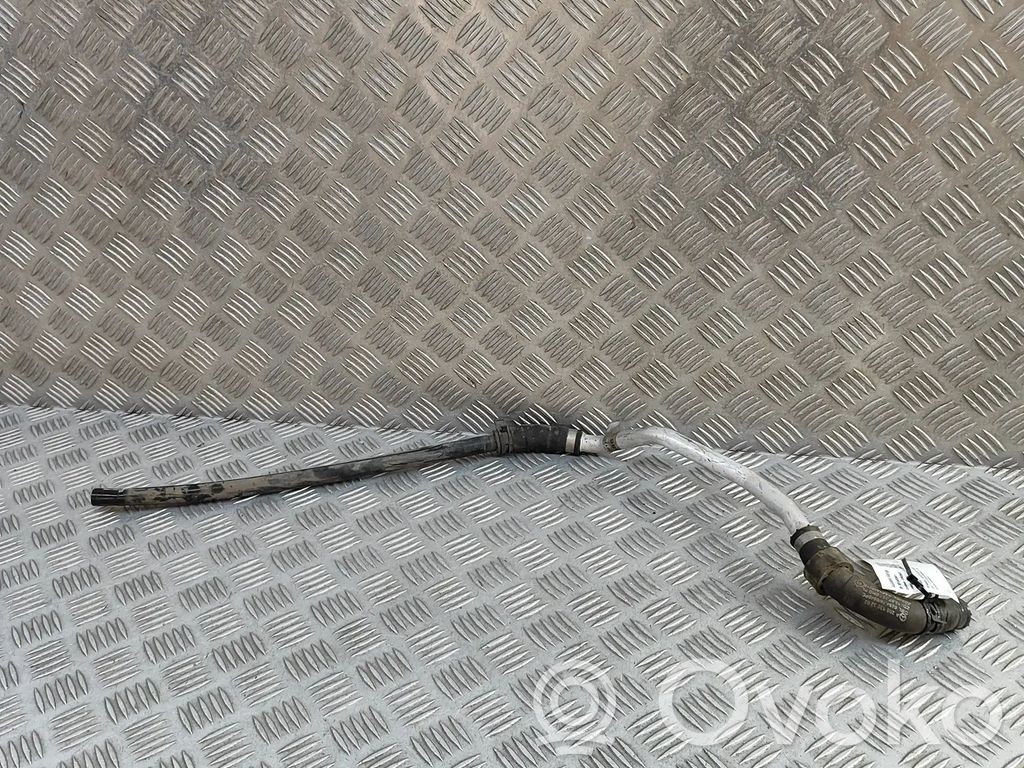 Mercedes-Benz E W213 Przewód / Wąż chłodnicy 