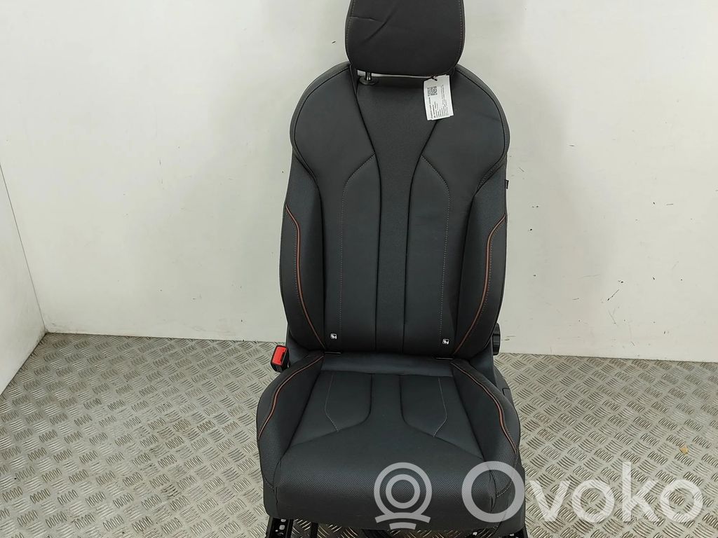 Skoda Enyaq iV Kuljettajan istuin 