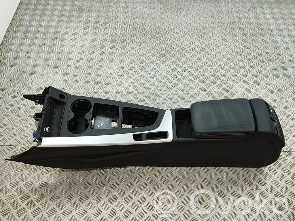 Audi A5 Center console 