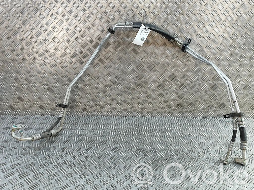 Ilmastointilaitteen putki (A/C)   103242300E