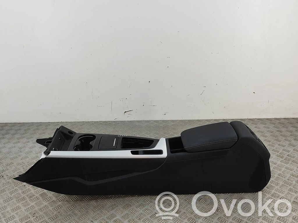 Keskikonsoli   8W1863241D