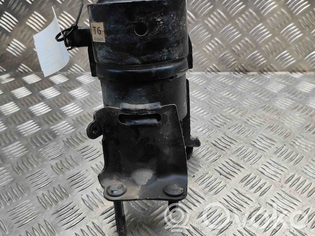Toyota RAV 4 (XA50) Engine mount bracket 