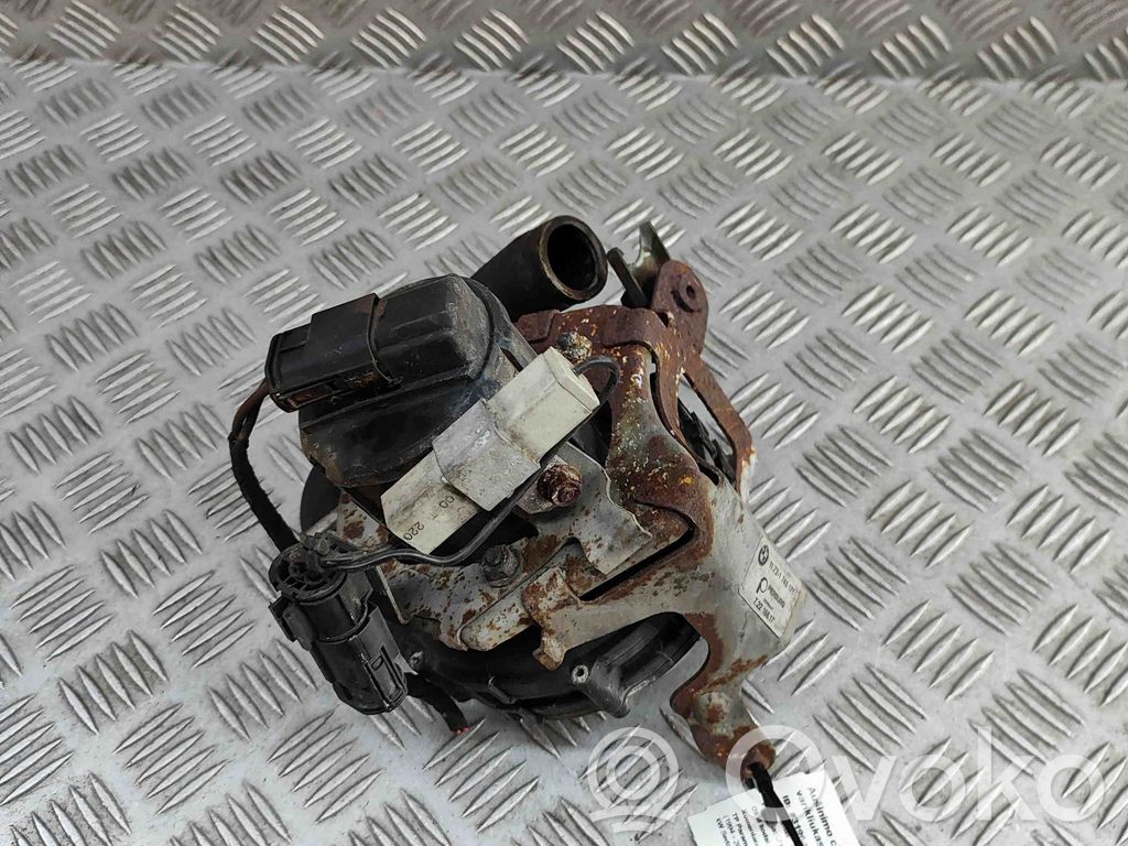 BMW 7 E38 Bomba de aire secundaria 