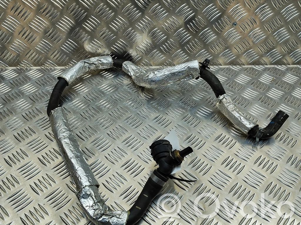 Volvo XC40 Tubo flessibile del liquido di raffreddamento del motore 