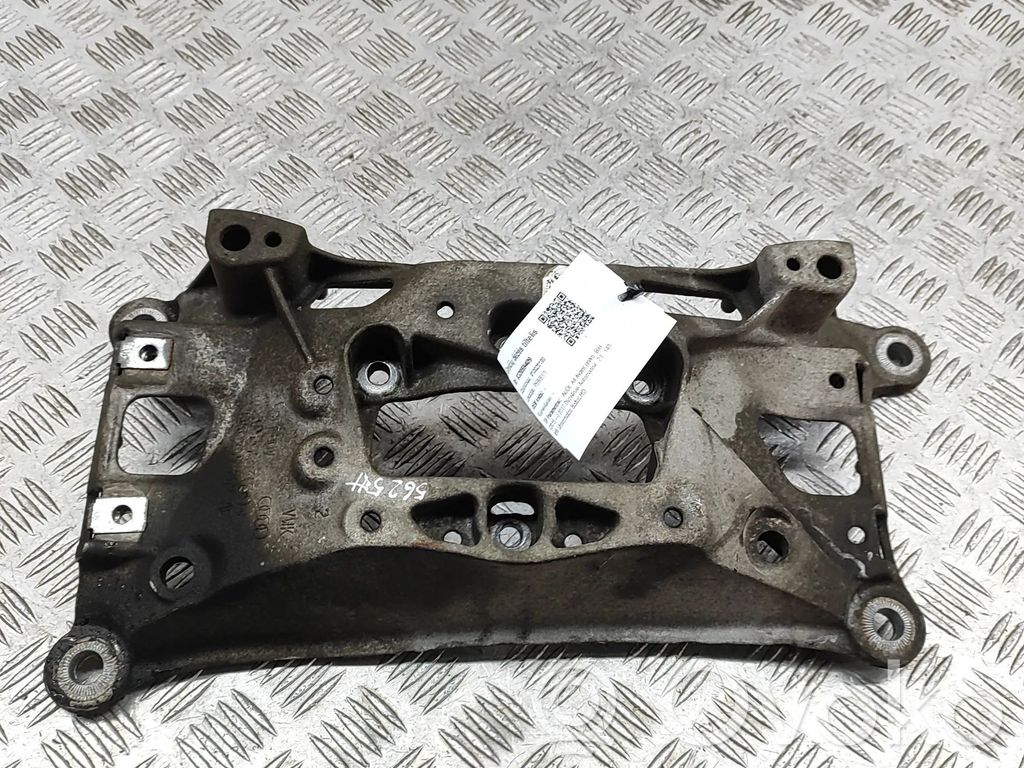 Audi A4 S4 B9 8W Gearbox mounting bracket 