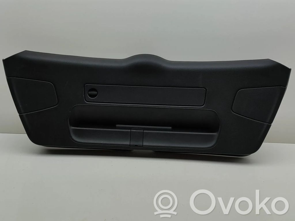 Moldura de la puerta trasera   8V4867979G