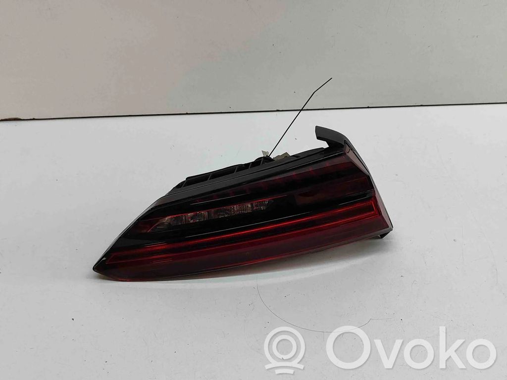 Audi A5 Takaluukun takavalot 