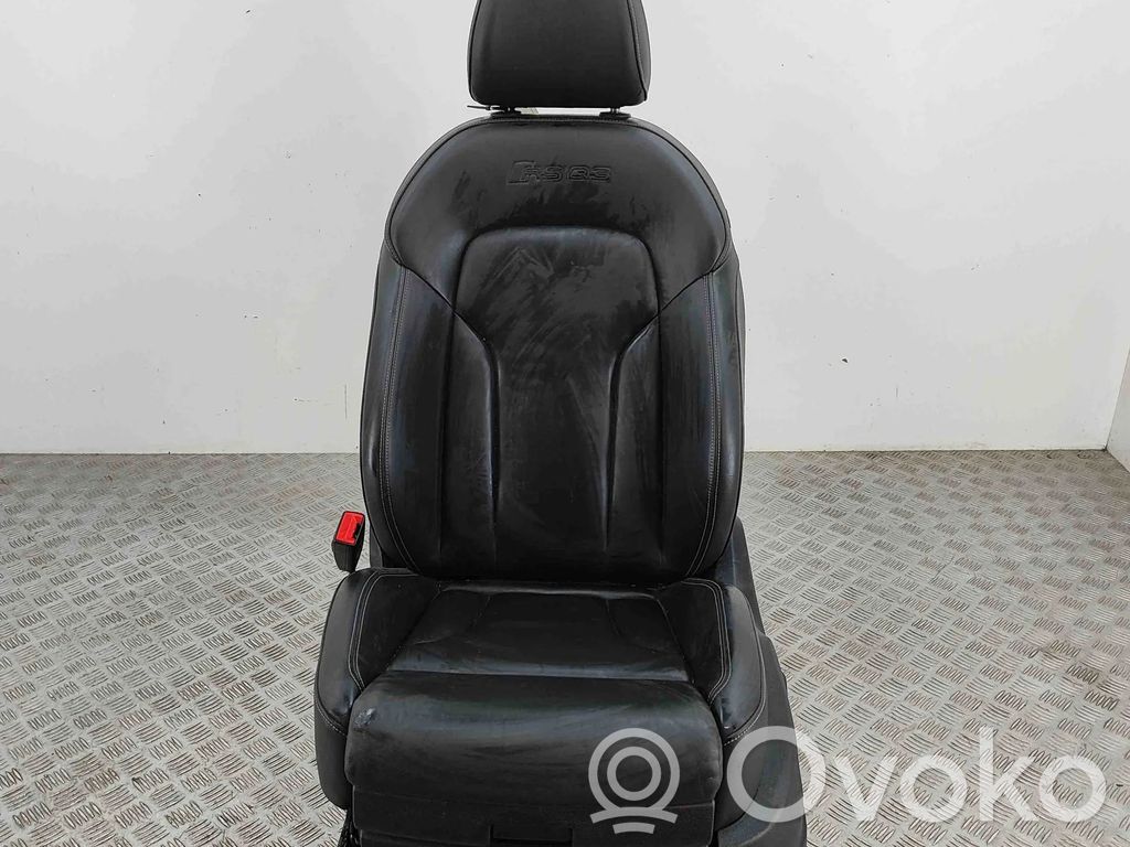 Audi RS Q3 Sedile anteriore del conducente 
