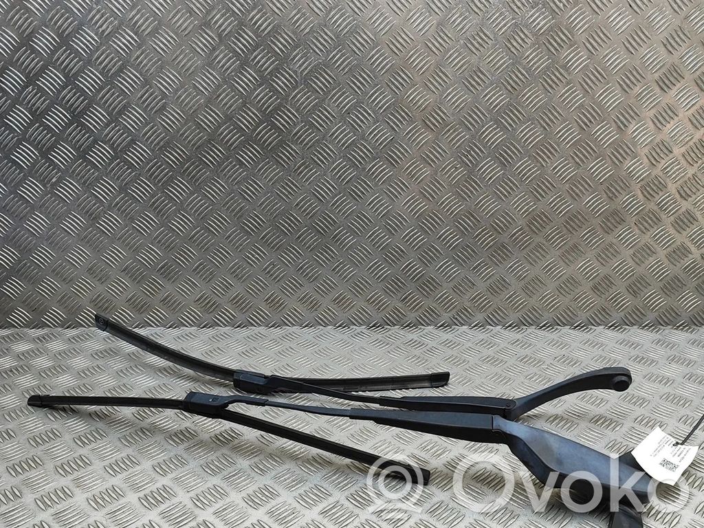 Mercedes-Benz C W204 Wycieraczka szyby przedniej / czołowej 