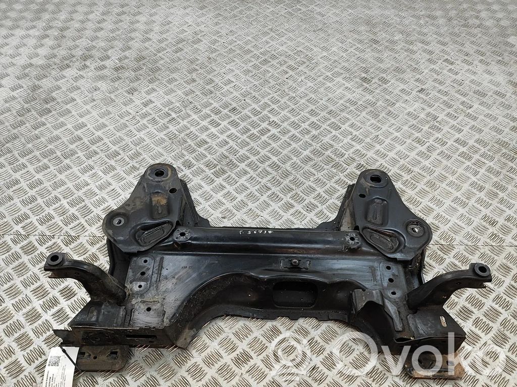 Peugeot 2008 II Priekinis traversas 