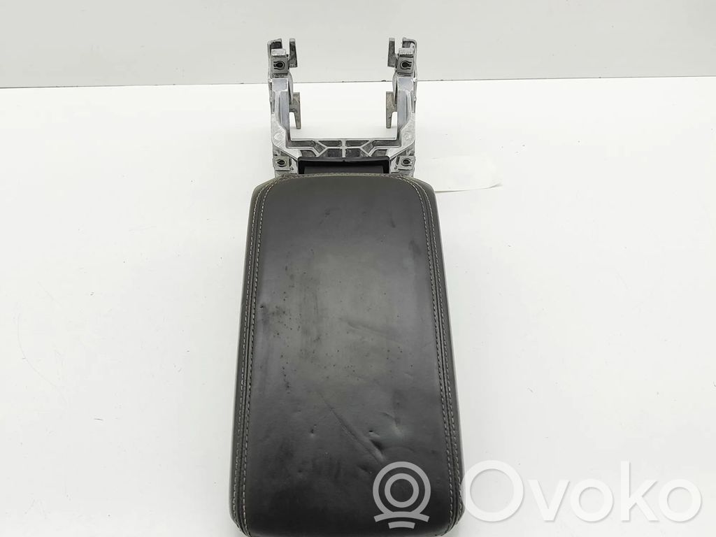 Audi A3 S3 8V Reposabrazos 