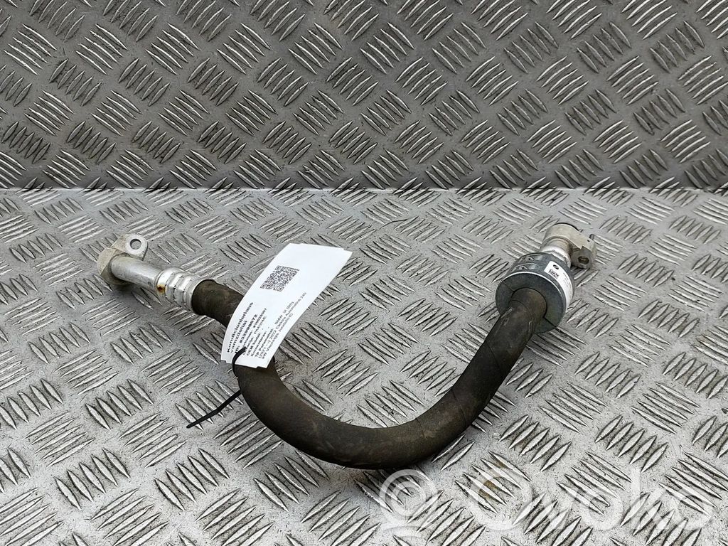 BMW iX Ilmastointilaitteen putki (A/C) 